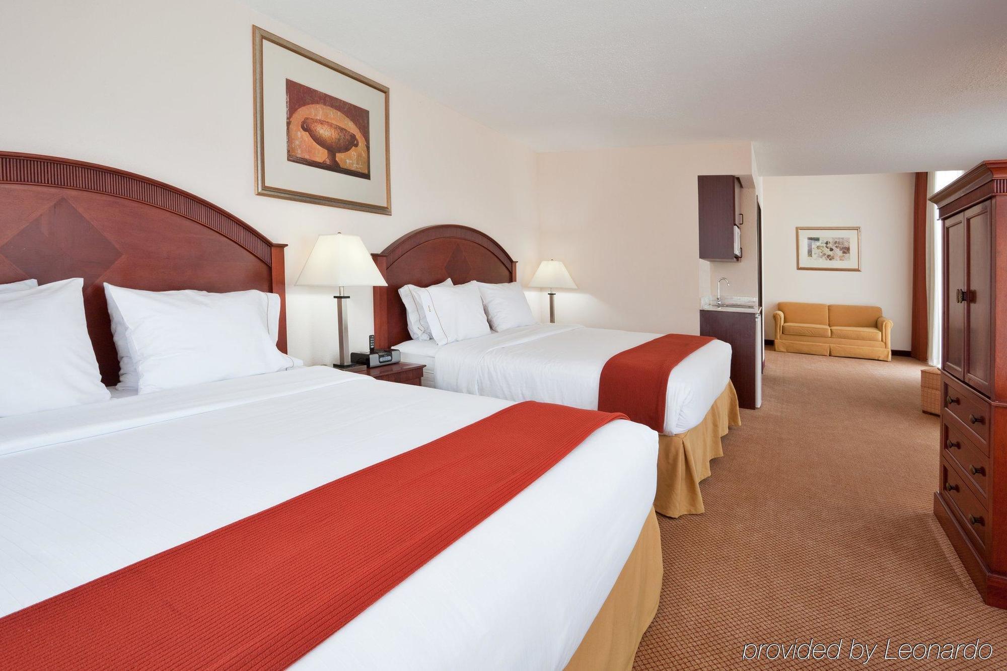 Northville Holiday Inn Express & Suites Detroit - Farmington Hills By Ihg חדר תמונה