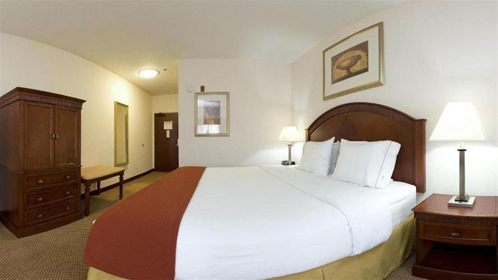 Northville Holiday Inn Express & Suites Detroit - Farmington Hills By Ihg מראה חיצוני תמונה